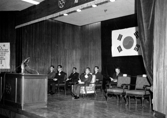 1966년 조흥은행 본점 개관식 [사진=신한은행]