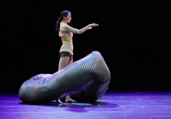 김하예린 안무의 발레 'Pli, 시간의 시작'