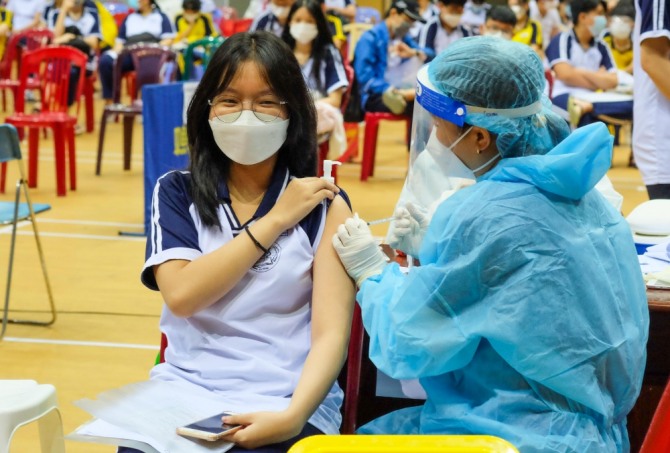 베트남은 지난 10월부터 12~17세 청소년에 대한 백신접종을 시작했다.