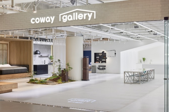 코웨이가 브랜드 체험공간 '코웨이 갤러리'를 오픈했다. 사진은 갤러리 오픈 라운지. 사진=코웨이