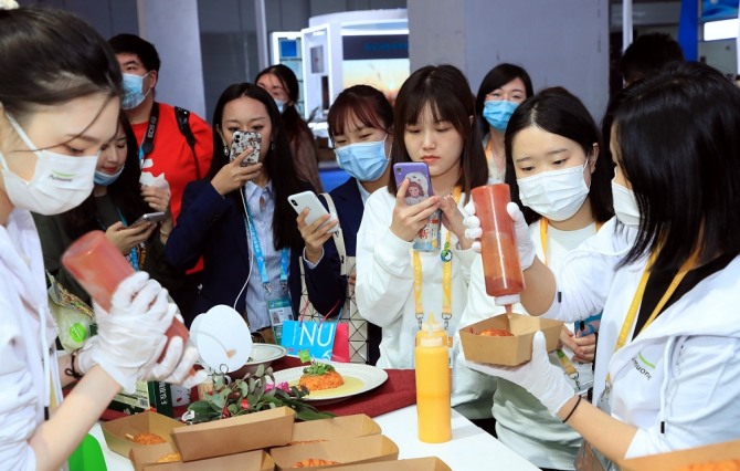 풀무원 중국 법인인 '뚜메이뚜어식품'에서는 간편식 스파게티가 인기를 끌었다. 두부와 냉동 가정간편식도 매출 상승을 견인했다. 사진=풀무원