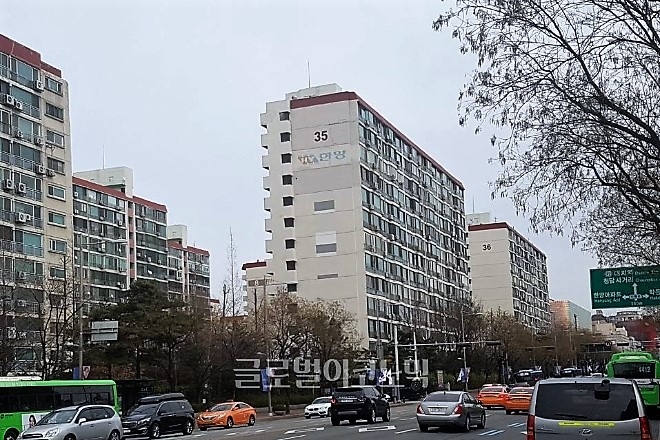 서울 강남구 압구정동 한양3차 아파트 전경. 사진=김하수 기자