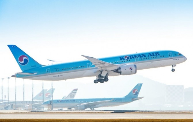대한항공 여객기가 인천공항을 이륙하고 있다.출처=자료사진