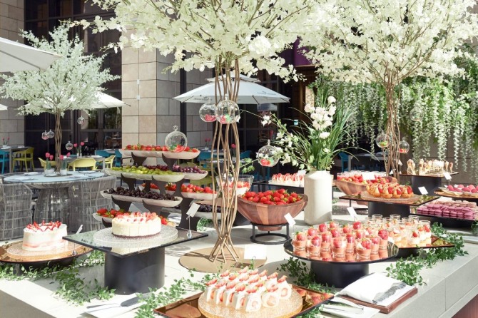 파라다이스시티는 3월 13일까지 ‘스트로베리 블라썸 시즌3'를 주말 한정으로 선보인다. 사진=파라다이스시티