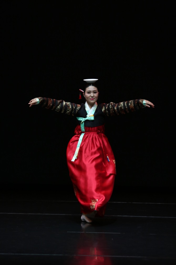 영남교방소반춤(성예진)