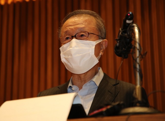 한앤컴퍼니와 남양유업 주식매매계약 관련 소송을 진행 중인 홍원식 전 회장. 홍 회장은 지난해 5월 회장직에서 물러났다. 