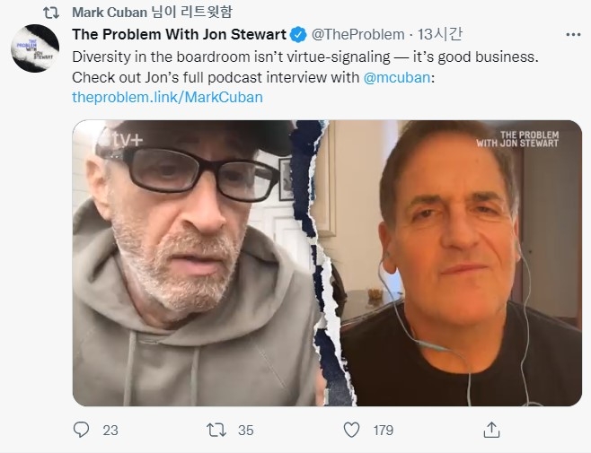 억만장자 투자자 마크 큐반(오른쪽)이 13일(현지시간) 팟캐스트에 출연해 코미디언이자 전 데일리쇼 진행자인 존 스튜어트에게 신규 투자의 약 80%를 암호화폐에 투자하고 있다고 밝혔다. 사진=마크 큐반 트위터