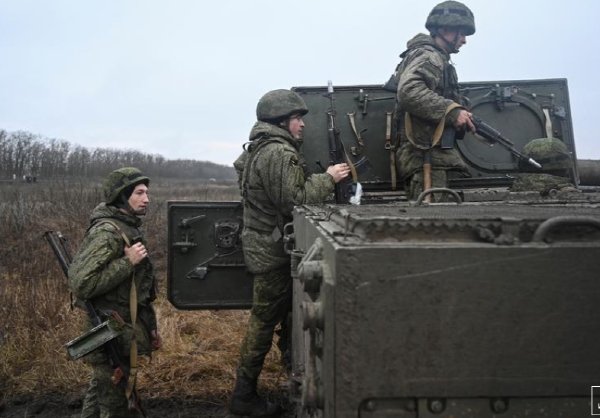 러시아와 국경지역에서 훈련을 하고 있는 우크라이나 병사들. 사진=로이터