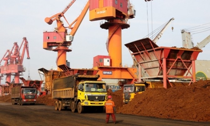 중국이 인프라 건설에 나서면서 철광석 수입량이 전월 대비 5% 증가한 것으로 나타났다.
