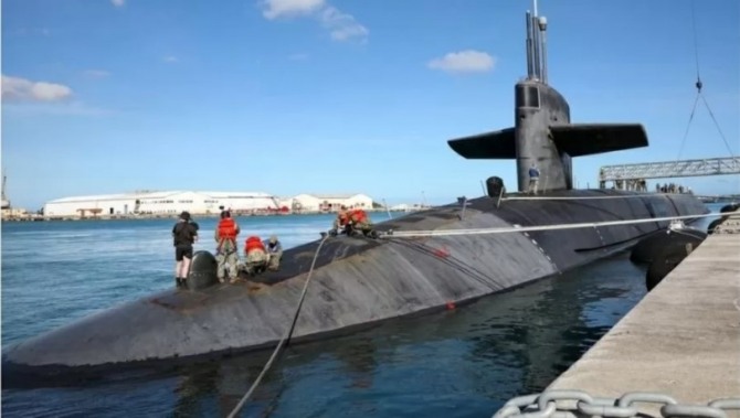 미국 핵잠수함 '네바다호'.