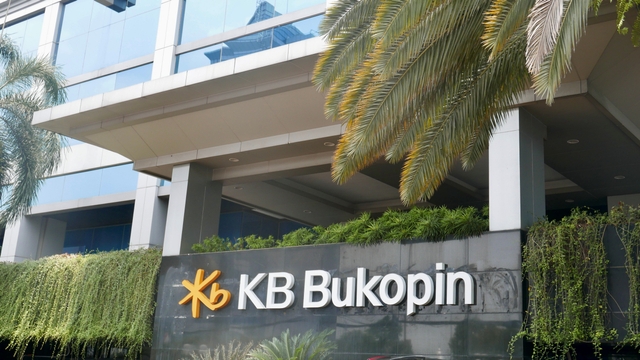KB가 2년 전에 인수 합병한 인도네시아 KB부코핀은행. 