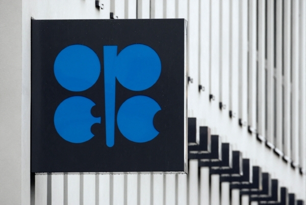 오스트리아 빈에 있는 석유수출국기구(OPEC) 본부 앞 로고. 사진=로이터