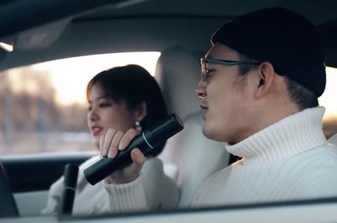 중국 최대 소셜미디어 웨이보에 올라온 ‘테슬라마이크’ 홍보 동영상. 사진=웨이보