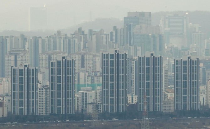 올해 1월 서울 지역 아파트 거래량이 지난해 같은 기간의 10% 수준으로 하락했다. 사진=연합뉴스