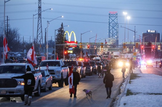 쥐스탱 트뤼도 캐나다 총리는 수도를 마비시킨 트럭시위를 종식시키기 위해 14일(현지시간) 비상사태를 공식 선포했다. 사진=로이터