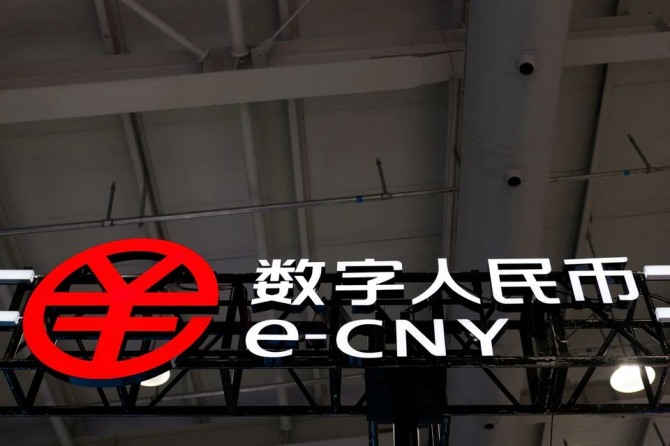 중국 중앙은행(PBOC)의 고위 관계자가 15일 베이징올림픽에서 매일 사용되는 디지털 위안(e-CNY)이 약 3억 달러(약 3592억 원)라고 말했다. 사진=로이터