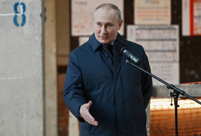 블라디미르 푸틴 러시아 대통령은 단시간에 우크라이나를 점렴하고 꼭두각시 정부를 수립하려고 계획했으나 스텝이 꼬이고 있는 것으로 알려졌다. 사진=로이터