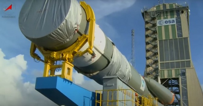 3일 러시아우주국은 영국 정부에 인터넷위성위사 원웹에 대한 지분매각과 인터넷위성의 군사적 목적 이용을 하지 않을 것을 요구하며 선결조항이 수락되지 않을 경우 4일(현지시각) 예정된 원웹의 인터넷위성 발사를 거부하겠다고 밝혔다. 사진=러시아우주국 트위터