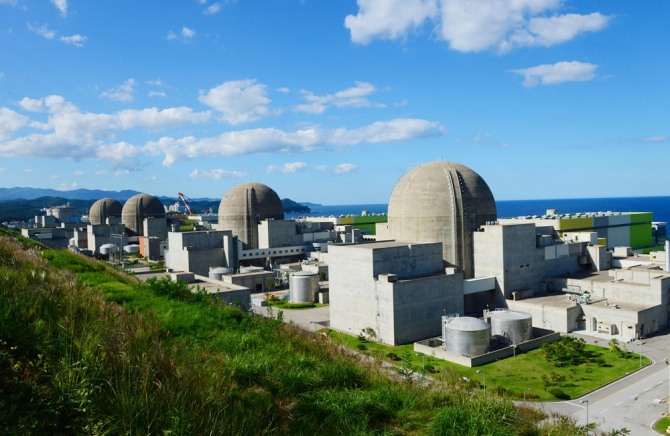 한수원은 울진산불 확산에 대비해 한울원전 출력을 낮춰 운전하고 있다. 사진은 한울원전 전경. 사진=한울원자력본부
