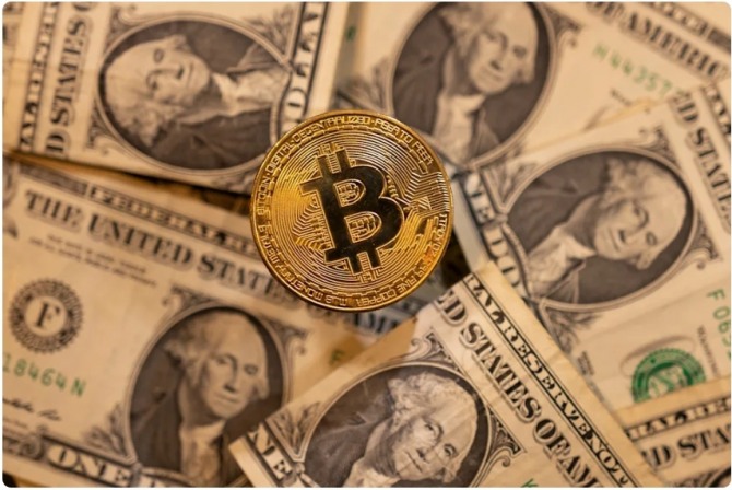 5일 비트코인이 5% 급락해 비트코인이 4만 달러가 붕괴됐다. 사진=로이터