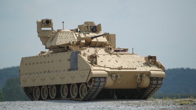 미 육군이 선택적 유인차량 프로젝트(OMFV) 사업을 통해 교체를 준비 중인 보병용 전투 장갑차 'M-2 브래들리'. 사진=BAE시스템즈 