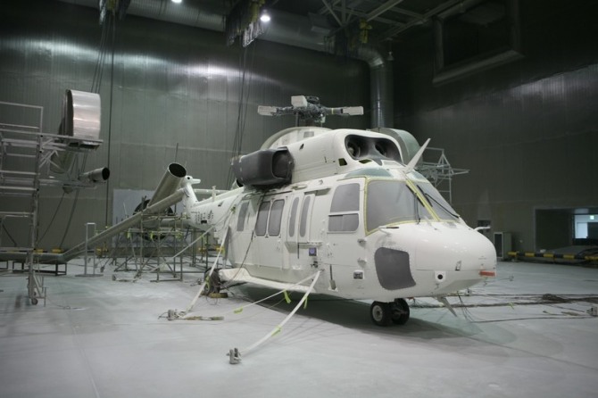 2013년 3월 경남 사천의 한국항공우주산업(KAI) 격납고에서 공개된 KUG수리온. 수리온은 향후 UH-1H와 500MD 헬기를 대체할 예정이다. 사진=뉴시스