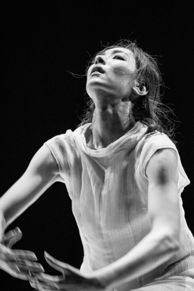 장윤나 안무의 '여인'. 2015년 제5회 솔로이스트.