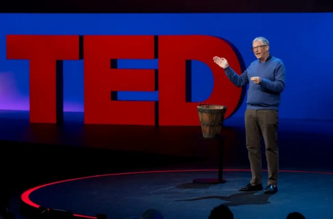 빌 게이츠 마이크로소프트(MS) 창업자가 12일(현지시간) 열린 2022년 TED 컨퍼런스에서 강연하고 있다. 사진=TED