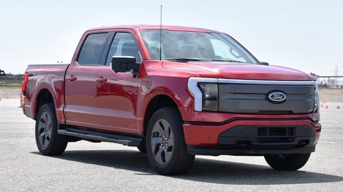 포드 전기 픽업트럭  F-150 라이트닝
