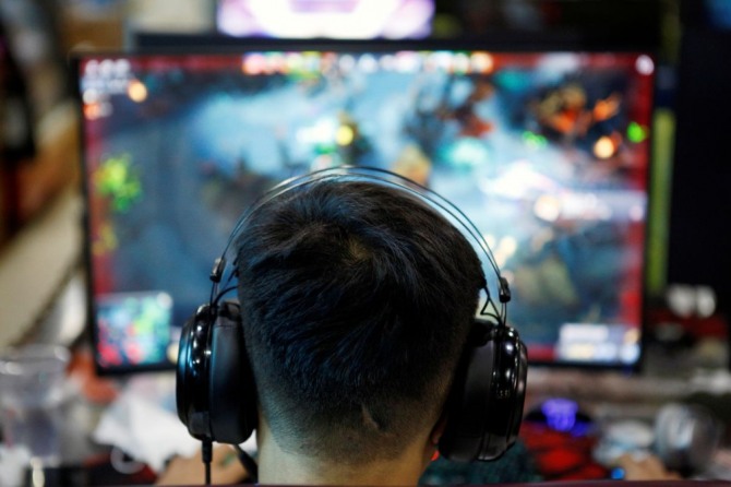 중국 규제 당국은 온라인 게임 생방송에 대한 규제를 강화했다. 사진=로이터