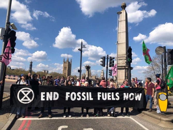 영국 법원은 기후 변화 환경운동가들의 불법 시위 차단을 위한 민사 명령을 발부 했다. 사진=로이터