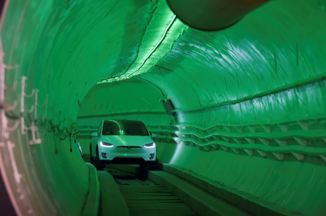 보링컴퍼니가 미국 라스베이거스에서 지난해 개통한 초고속 지하터널 루프. 사진=로이터
