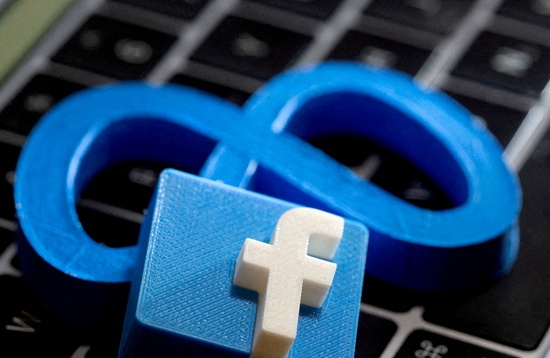 페이스북 및 모회사 메타플랫폼 로고의 3D 이미지. 사진=로이터