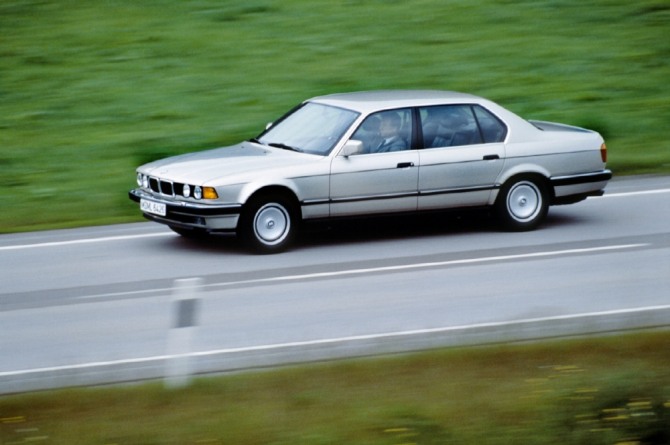 독일 프리미엄 브랜드 BMW의 플래그십 세단 7시리즈가 새롭게 돌아왔다.사진=BMW