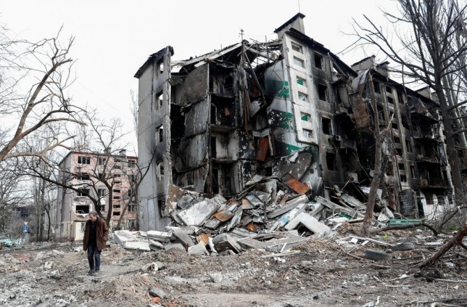 러시아의 공격으로 파괴된 우크라이나 마리우폴의 모습. 사진=로이터