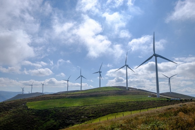 포르투갈의 풍력발전소 전경. 사진= 플리커
