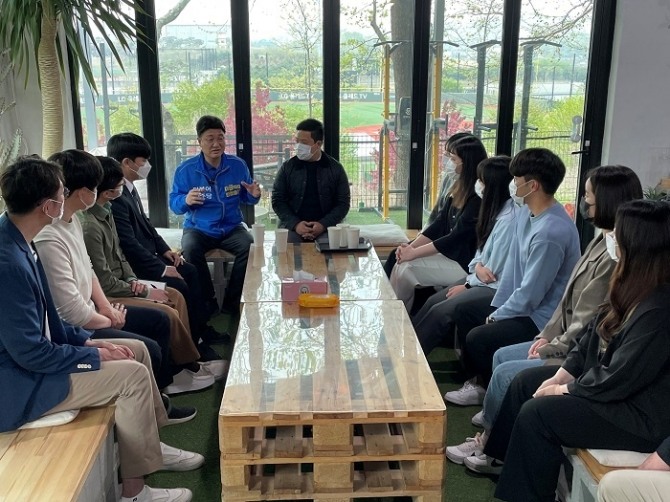 엄태준 후보, 이천의 청년 벤처 창업가들과 간담회
