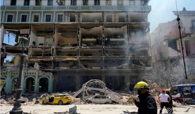 6일일(현지 시간) 가스 유출로 추정되는 폭발사고가 발생한 쿠바 아바나의 사라토가 호텔. 사진=로이터