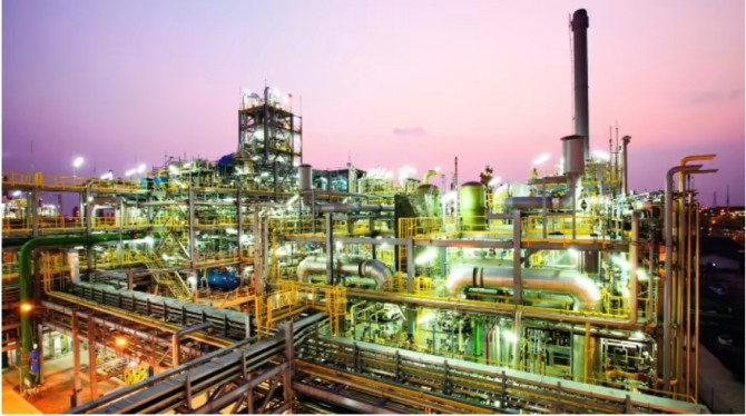 일본 유리, 화학 및 하이테크 소재 부문의 세계적 선도 제조업체 AGC의 태국 공장.