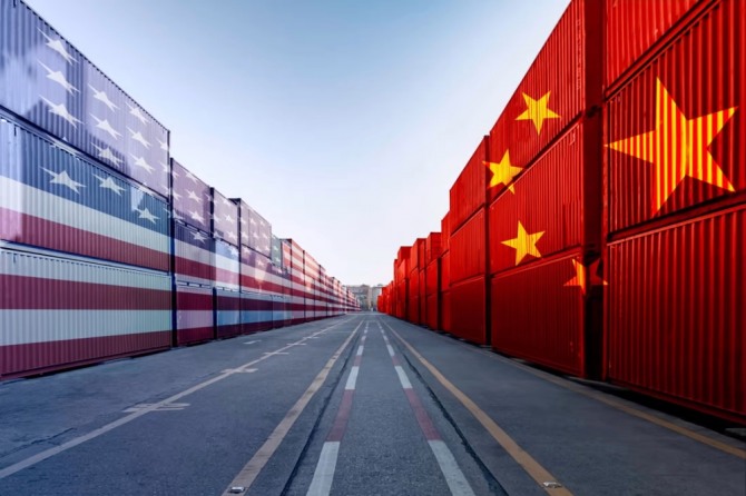 미국 정부가 인플레이션 통제를 위해 중국산 제품에 대한 고율 관세 완화 방안을 검토하고 있다. 사진=셔터스톡