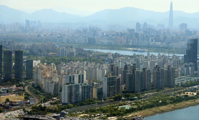 서울 용산구 한강변 아파트 단지 전경. 사진=뉴시스