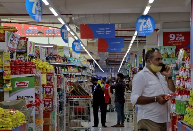 인도 뭄바이에 있는 릴라이언스 슈퍼마켓. 사진=로이터