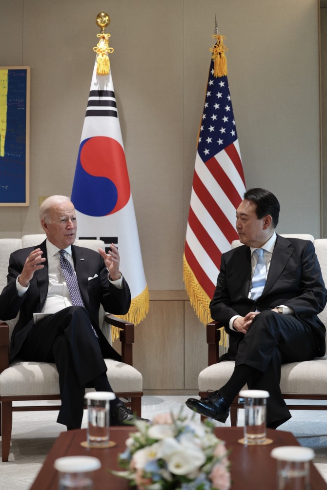 President Yoon Seok-yeol and U.S. President Joe Biden are having a summit at the office of the Presidential Office in Yongsan, Seoul, on the 21st. Photo=NEWSIS