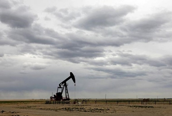 캐나다 앨버타 주 그라넘 부근의 석유·천연가스 채굴장치. 사진=로이터
