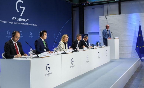 G7에너지‧환경 관련 장관들이 27일(현지시간) 베를린에서 회의를 가진 뒤 기자회견을 하는 모습. 사진=로이터
