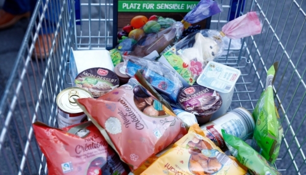 독일 소비자가 마트에서 쇼핑한 식료품들. 사진=로이터