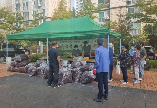 무안군은 주민들이 스스로 지역의 문제를 발굴하고 해결하는 것을 돕기 위해 도농공동체 추가 공모와 하반기 마을공동체 공모를 실시한다고 밝혔다. / 전남 무안군=제공