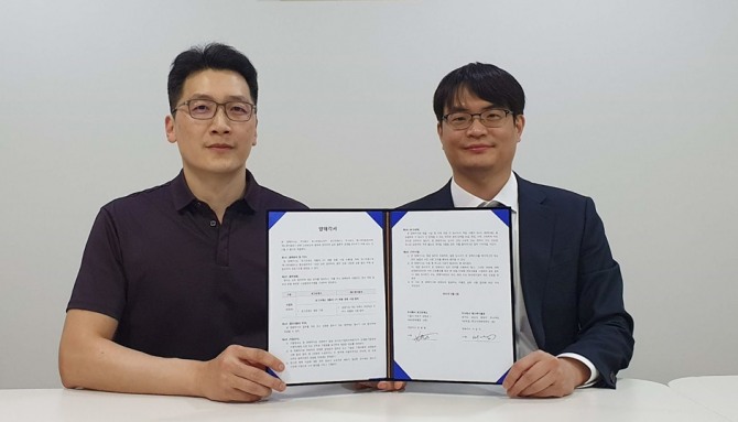 서상덕 에스투더블유 대표(좌), 양봉열 로그프레소 대표. 사진=로그프레소