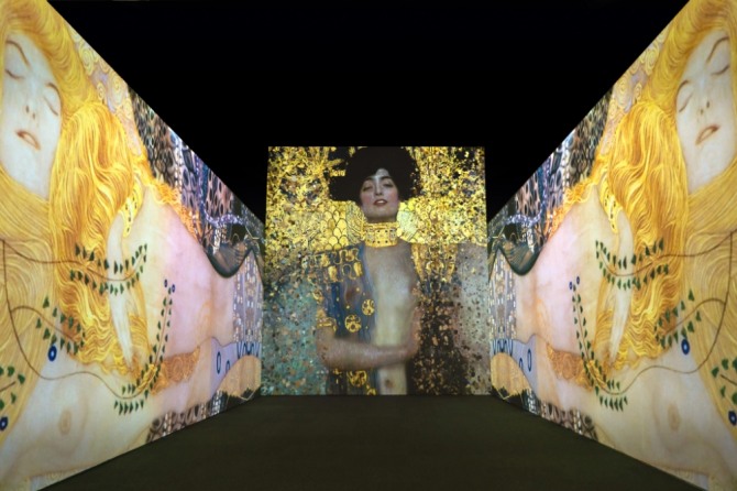 제주신화월드 서머셋 클럽하우스에서 열리는 전시 '그대, 나의 뮤즈'. 사진=제주신화월드