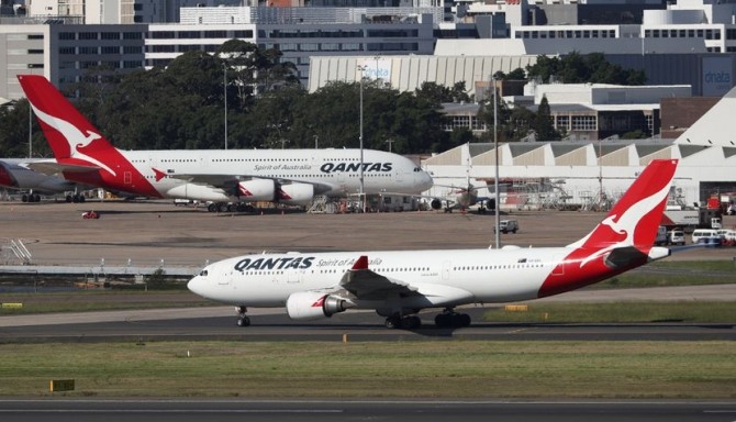 호주 시드니 킹스포드 스미스 국제공항에 정류해 있는 콴타스 항공의 비행기. 사진=로이터